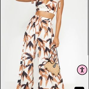 Pretty Little Thing - Black Tropical Print Wide Leg Pants